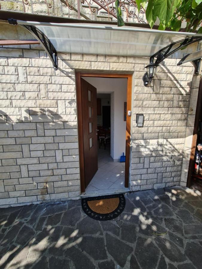 Apartma Pina Apartment Izola Bagian luar foto