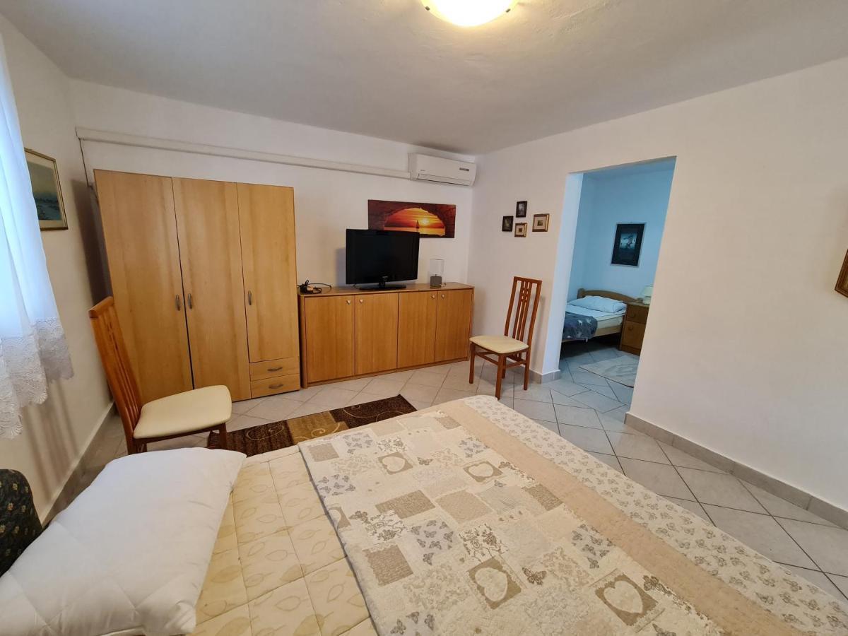 Apartma Pina Apartment Izola Bagian luar foto