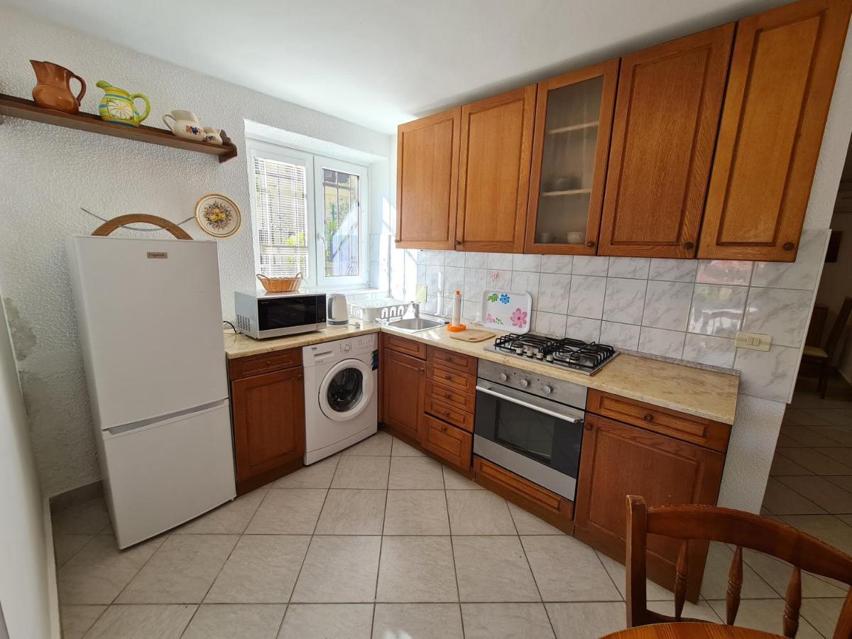 Apartma Pina Apartment Izola Bagian luar foto