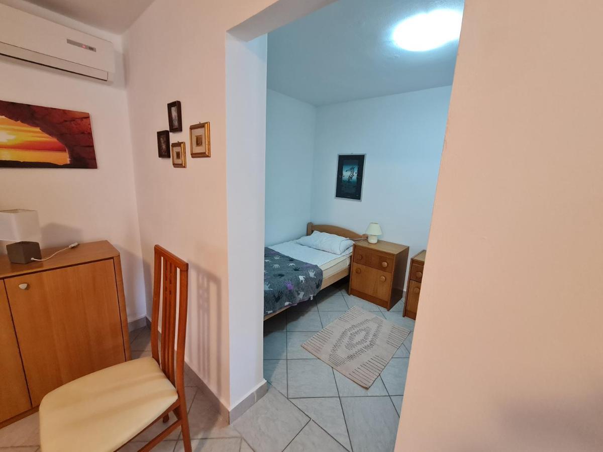 Apartma Pina Apartment Izola Bagian luar foto