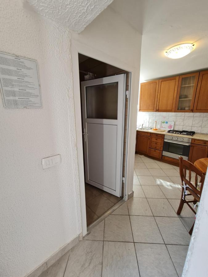 Apartma Pina Apartment Izola Bagian luar foto